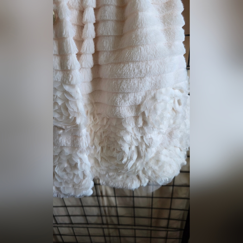Adorable White Faux Fur Baby Coat & Dress Size 24 Months - Picture 2 of 10